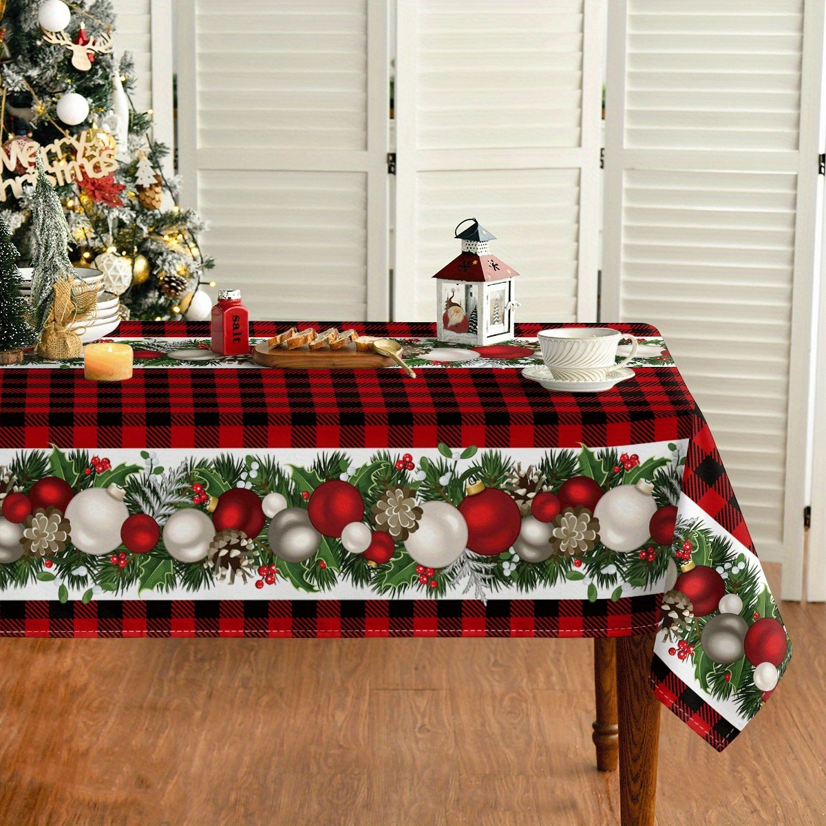 

1pc, Sm:e Christmas Rectangular Tablecloth, Christmas Ball Ornaments Red Washable Table Cover For Party Picnic Dinner Kitchen Room Decor 60 X 84/ 60 X 60/ 60 X 104/ 60 X 120/ 52 X 70inch