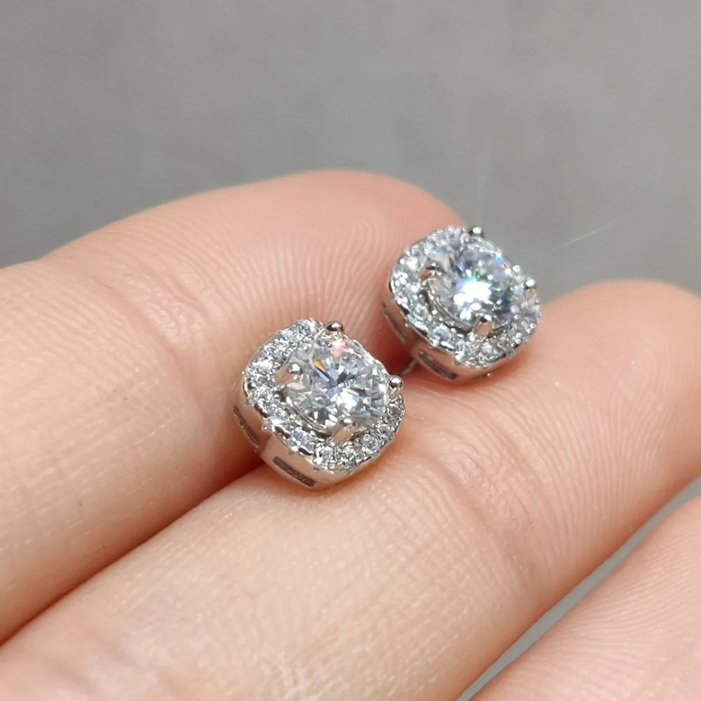 Women's 0.5/1/2/3 Carat Stylish White Moissanite Square-shaped Stud Earrings
