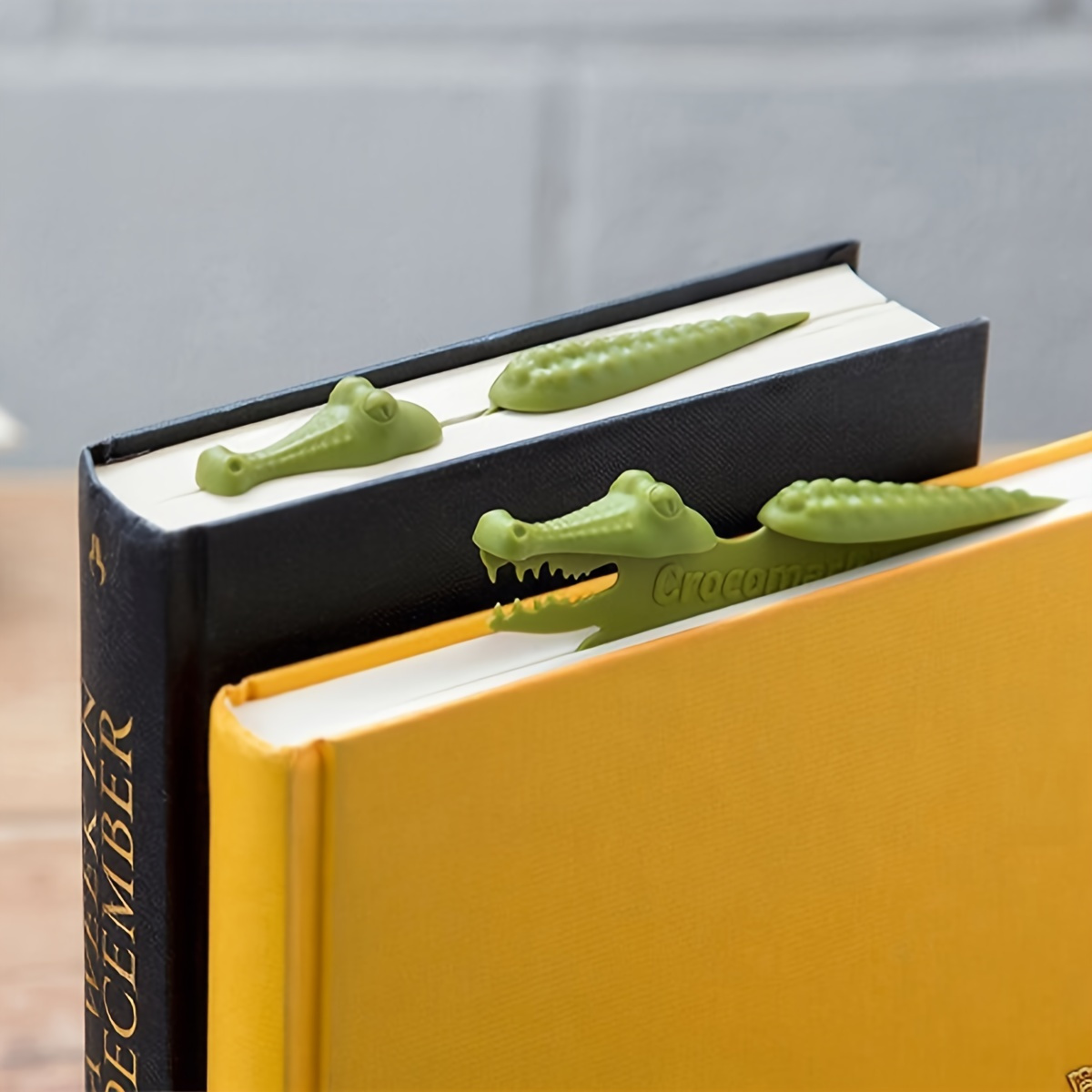 

Creative Crocodile Bookmark Set, 1pc Novelty Animal Design, Durable Pp Material, Fun Reading Accessory For Books, Journals, And Novels