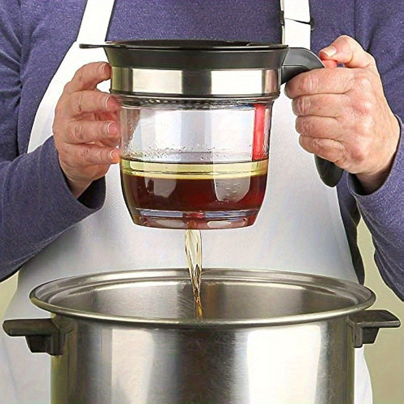 

4-cup Fat Separator With Strainer: Easy Bottom Release For Fat-free Broth In Gravy, Soups, And Sauces - Plastic Material