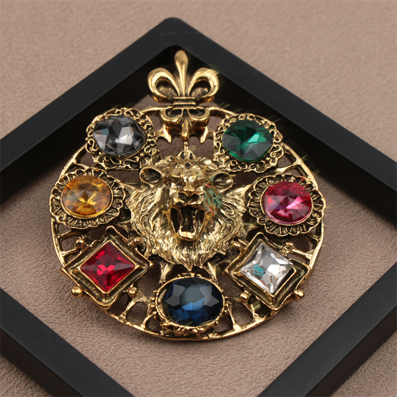 Image of 1pc Inlaid Rhinestone Lion Brooch, And Dominating For Travel Wear, Novelty And Elegant Versatile, Can Enhance Personal Charm