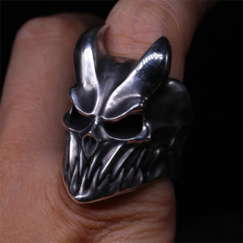 

Gothic Skull Ring With Horns - Zinc Alloy Demon Head Skull Biker Ring, Handcrafted Large Hip Hop Statement Jewelry For Daily & Gift Occasions, No Plating - Unisex Accessory For