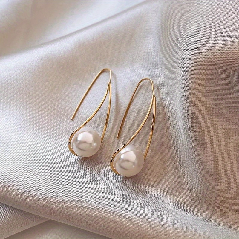 

Luxury Temperament Long Pearl Earrings Personalized Elegant Retro Stud Earrings High-grade Earrings For Women