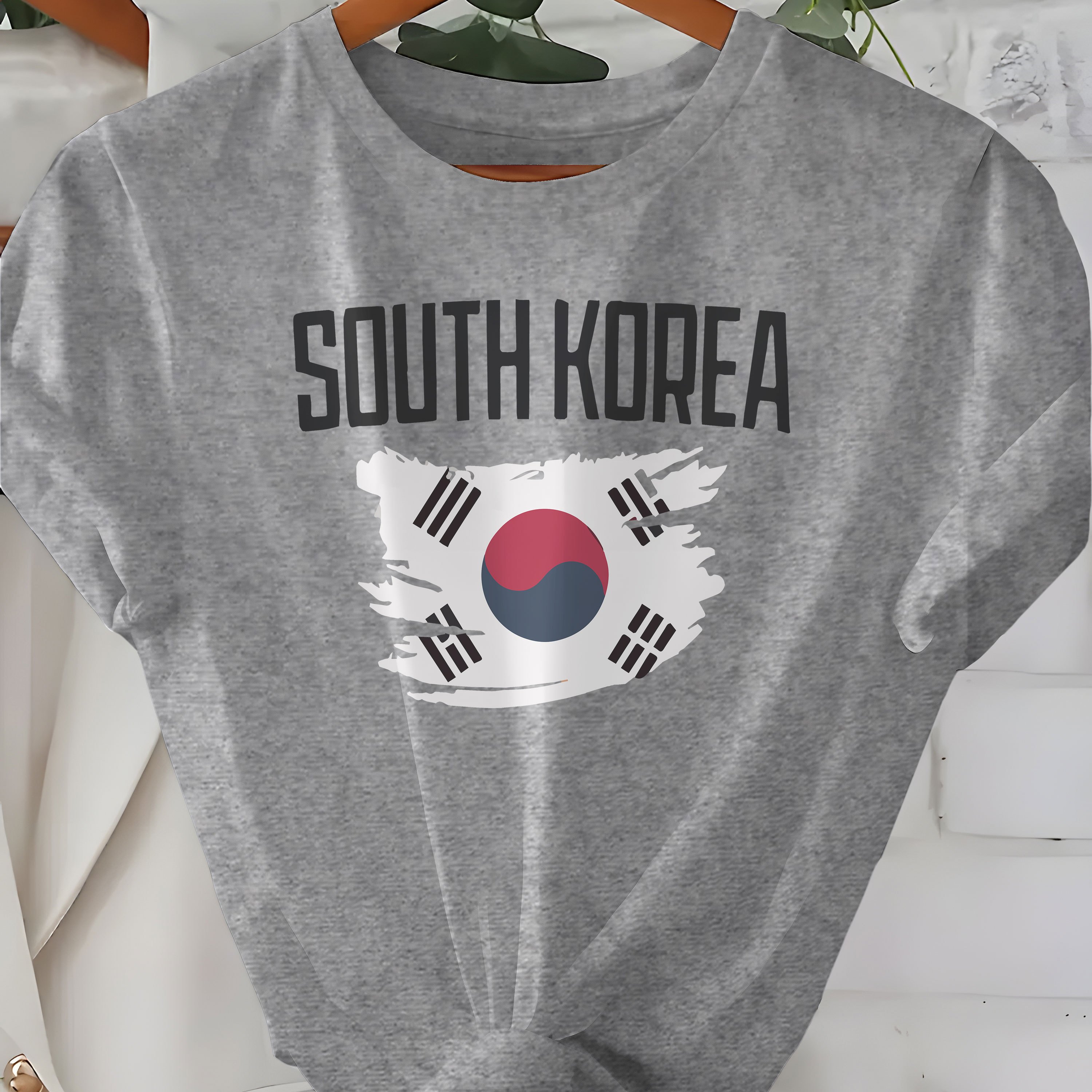 

South Korea Graphic Print T-shirt, 100% Polyester Knit Fabric, Women's Casual Crew Neck Top With Slight Stretch, Geometric Pattern Tee For All Seasons