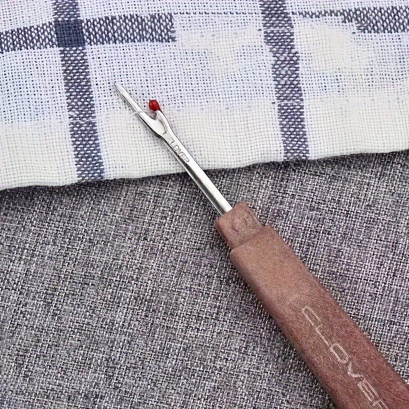 

Clover Sewing Tool Set: 1/4" , Scissors, And Needle For Sewing And Knitting Projects