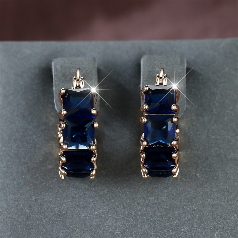 

Boucles d'Oreilles Pendantes Élégantes en Bleue de Couleur Dorée - Parfaites pour la Saint-Valentin, Halloween & Noël, pour l'Hiver, le An