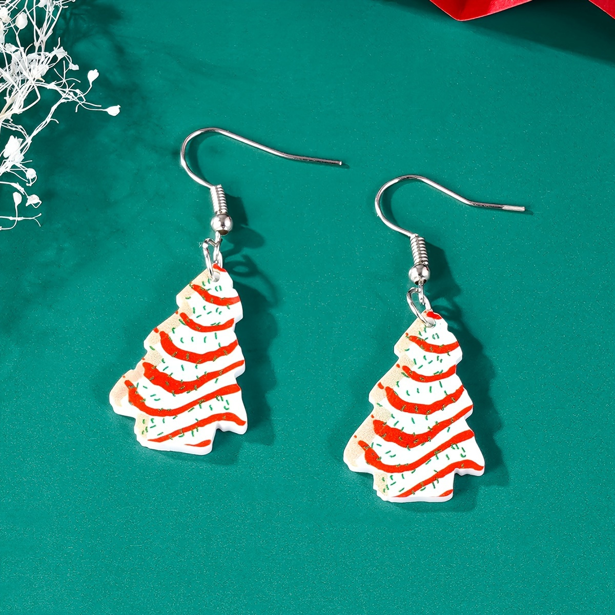 

Christmas Tree Cookie Pendant Earrings For Women, 2pcs Elegant Acrylic Dangle Earrings, Alloy Ear Needle, Non-feather, Vacation Style Jewelry, Perfect For Daily Wear & Festival Celebrations