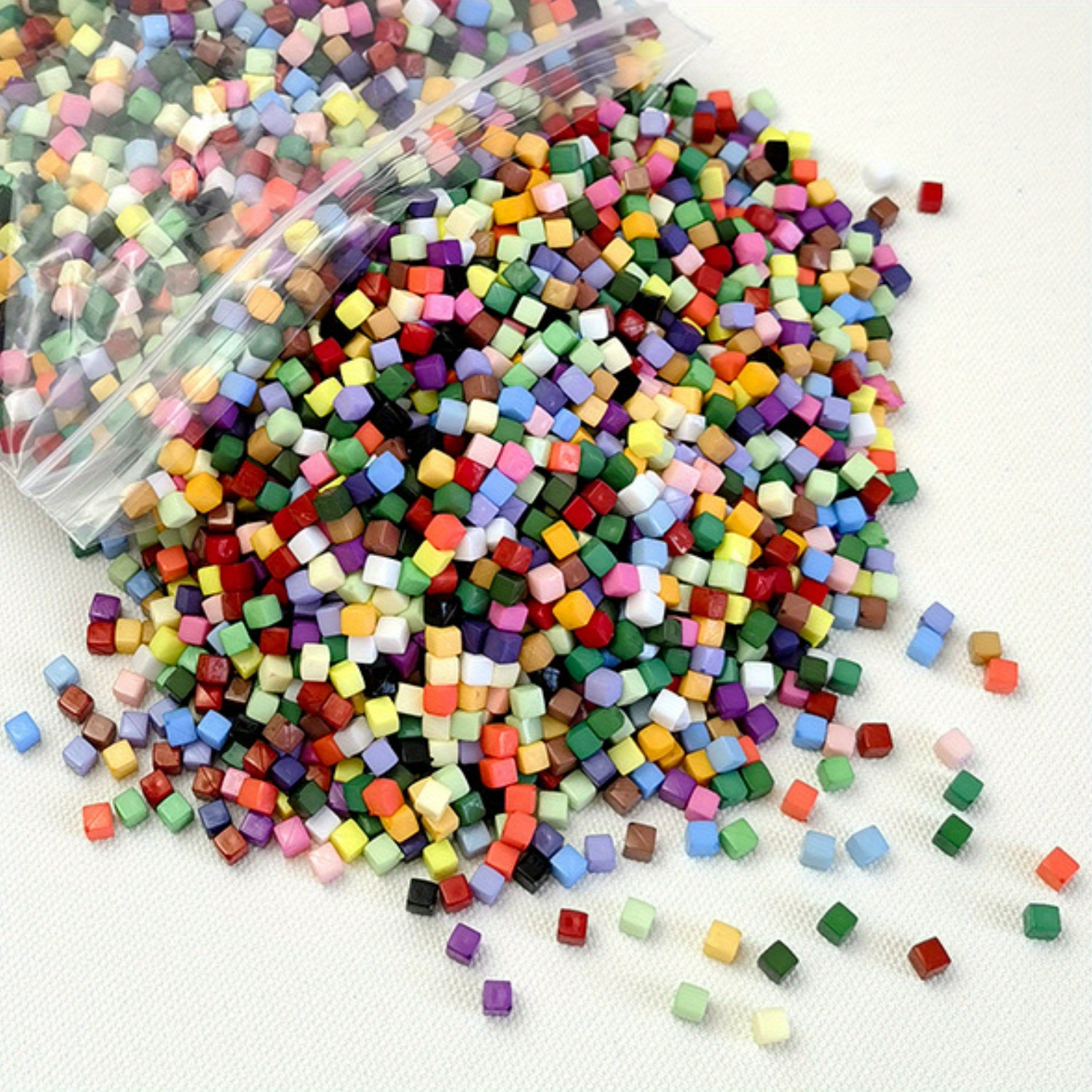 

500 pièces de tuiles en mosaïque acrylique en plastique - Cube carré sans trou pour les projets de bricolage et les arts décoratifs, ensemble en vrac multicolore de 4 mm