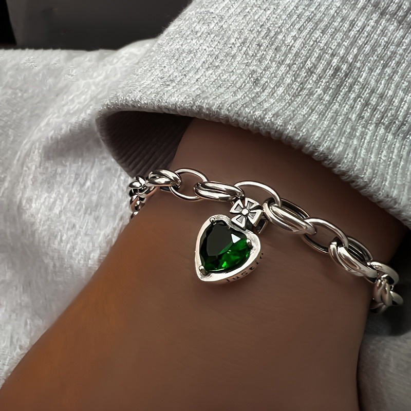 

The 2024 New Women's Set Green Heart Zirconia Bracelet, Beautiful And Elegant, Suitable For Everyday Wear, Parties And Parties, Is The Perfect Choice For Women.