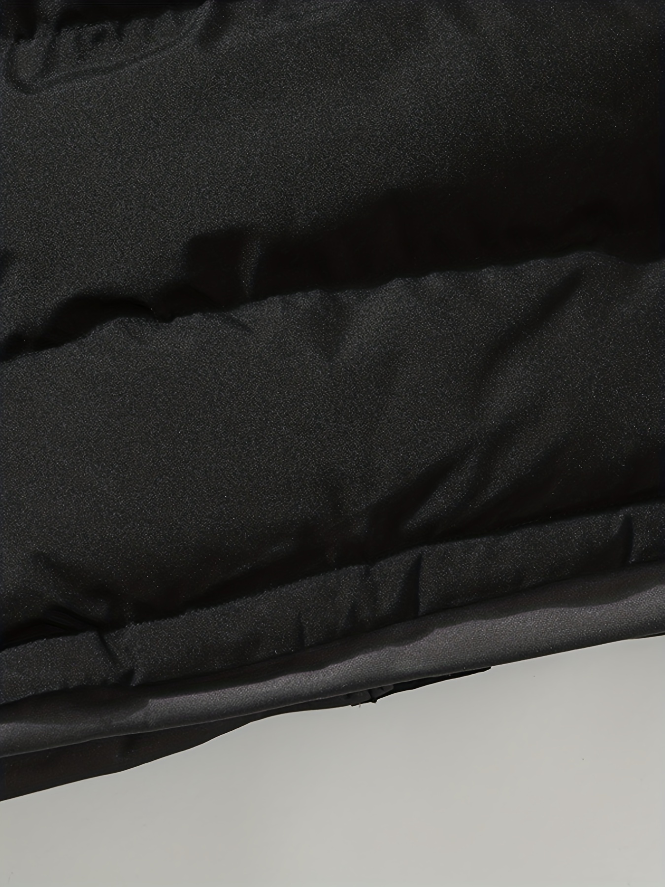 Veste d'hiver à capuche noire élégante pour homme - Chaude, isolée et épaisse pour les temps froids, à porter décontractée avec des poches, design zippé, parfaite pour les activités de plein air, vestes d'hiver pour homme