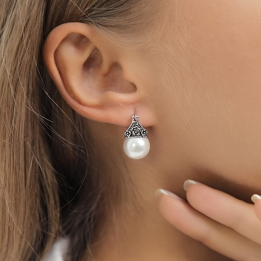 E-shop 1 Paar modische Creolen für Damen, eleganter Vintage-Stil im Nahen mit geschnitztem Blumenmuster Imitat, geeignet für Verlobung, Hochzeit, ,