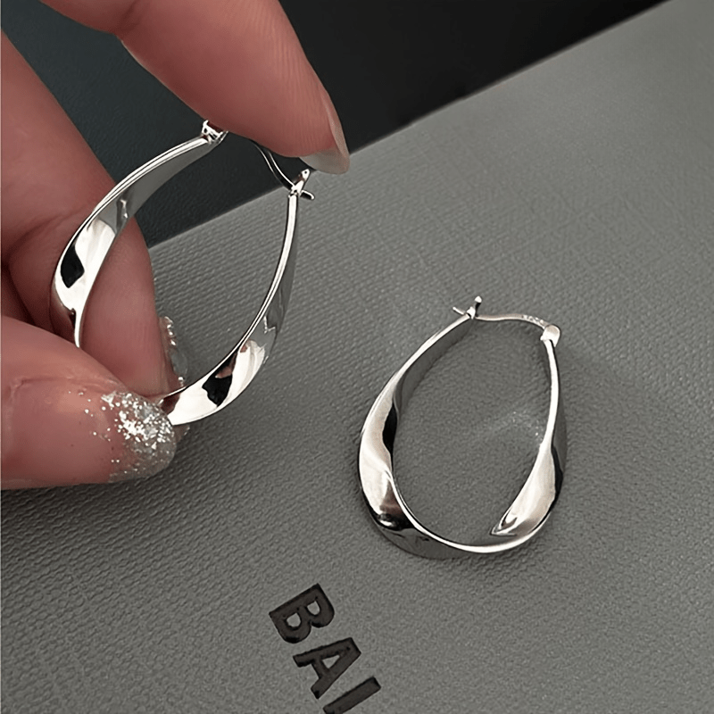 

Hypoallergenic S925 Silver Plated Mobius Hoop Earrings With Elegant Retro Style Suitable For Women's Daily Party Earrings, Delivered In Gift Box