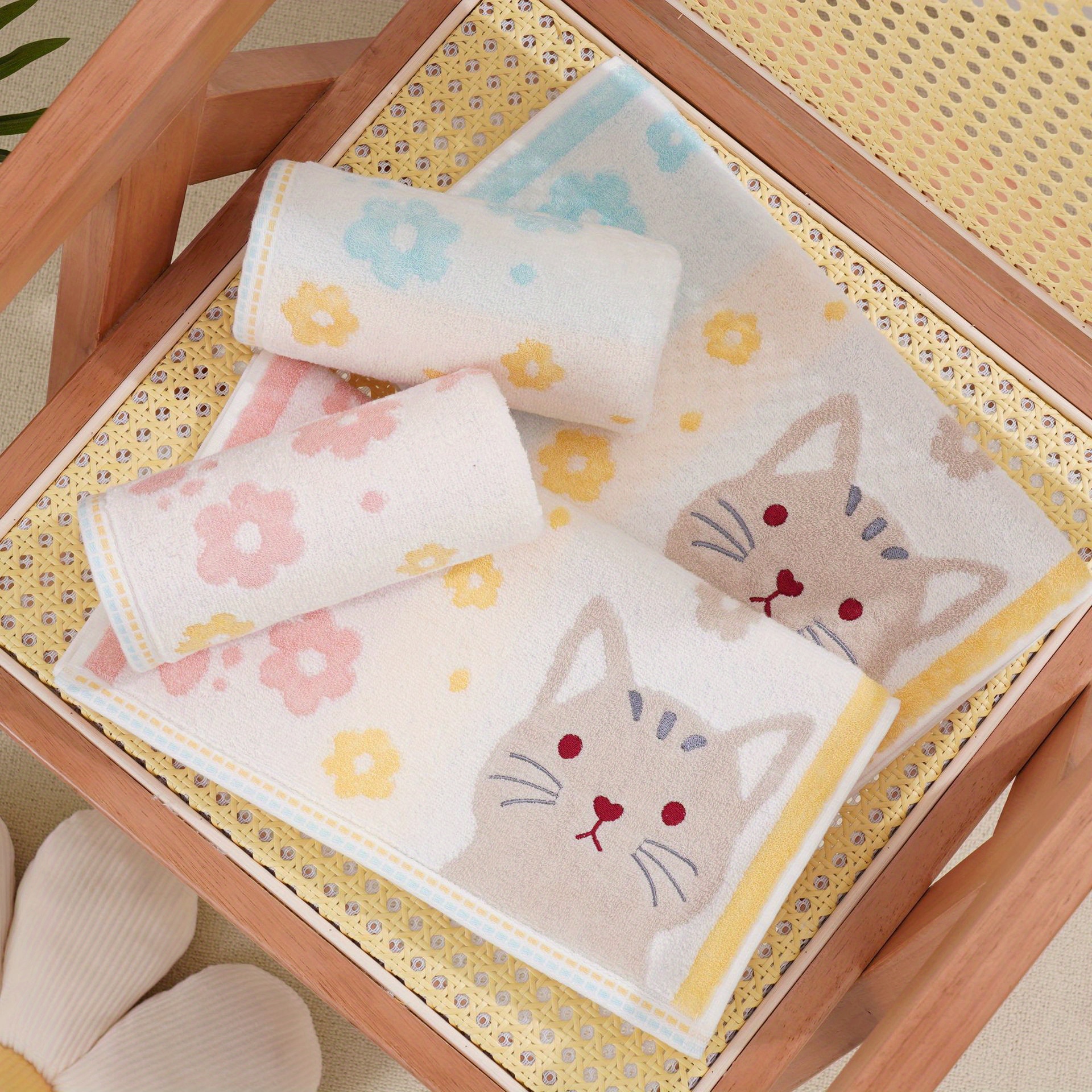 

2-pack Cotton Towels With Cute Cat Design, Super Absorbent Cartoon Themed Hand & Bath Towel Set, Modern Woven Style, Soft Bathroom And Travel Essential, 100% Cotton, High Absorbency