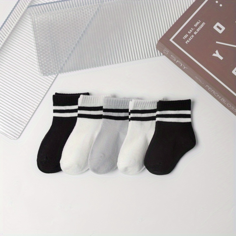 Image of 5-pack Baby Socks For Newborns, Mid-calf Sports Style In Black And White, Versatile And Comfortable Breathable Infant Socks