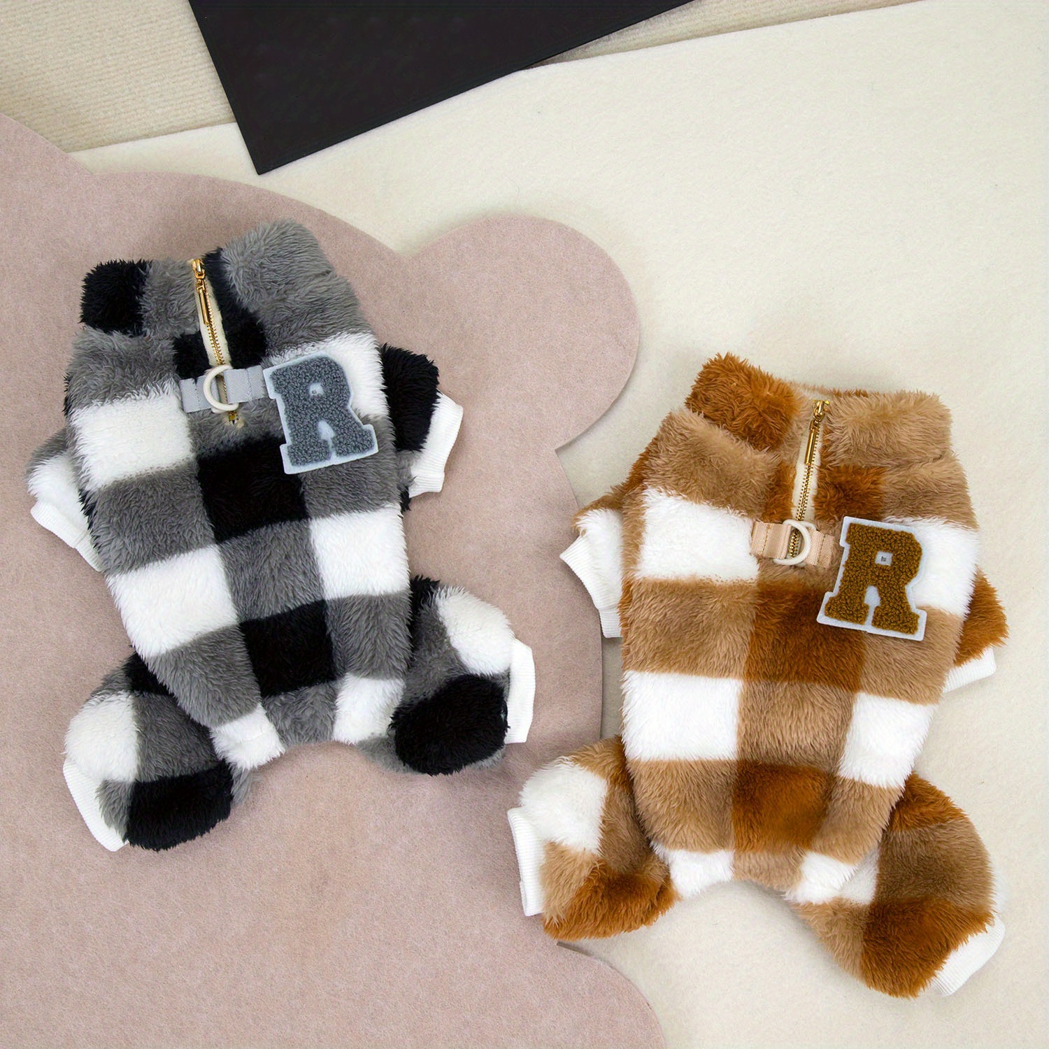 

Pet For Small - Checkered , Fleece, And