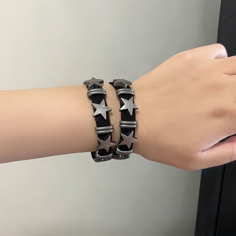 

2-piece Retro Fashion Girl Bracelet In Pu Leather With Star Pattern, Black, Ideal For Gifts And Wear