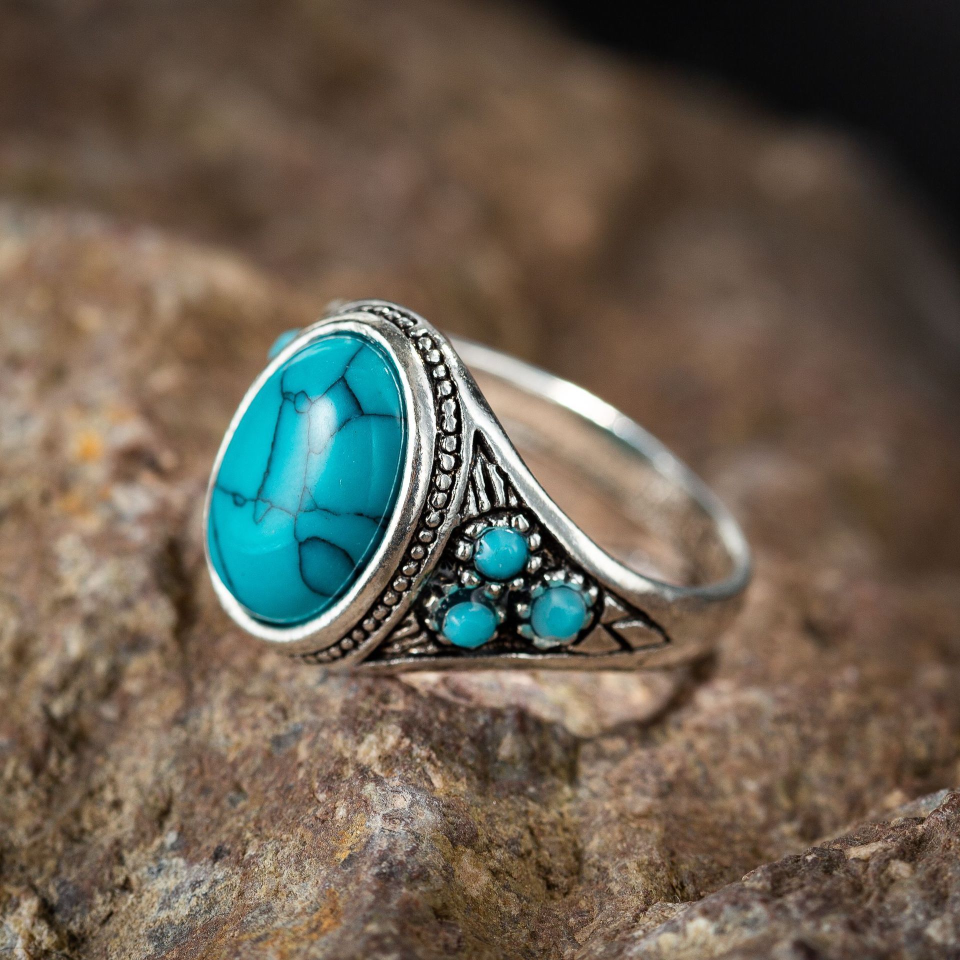 

- Hot Sale Fashion Turquoise Female Ring