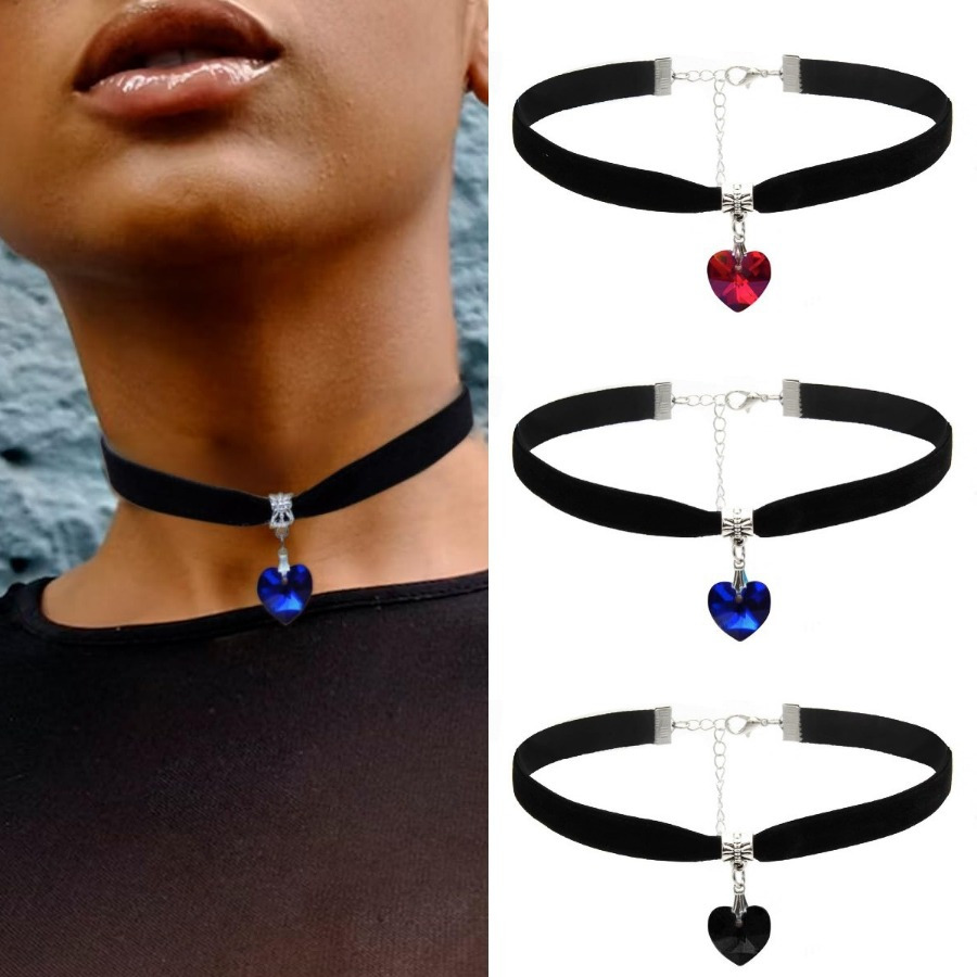 

Velvet Choker Necklace For Women With Heart-shaped Artificial Crystal Pendant - Simple Classic Style Jewelry, Perfect For Daily Wear & Gift-giving, No Plating - Fashion Jewelry (pack Of 1)