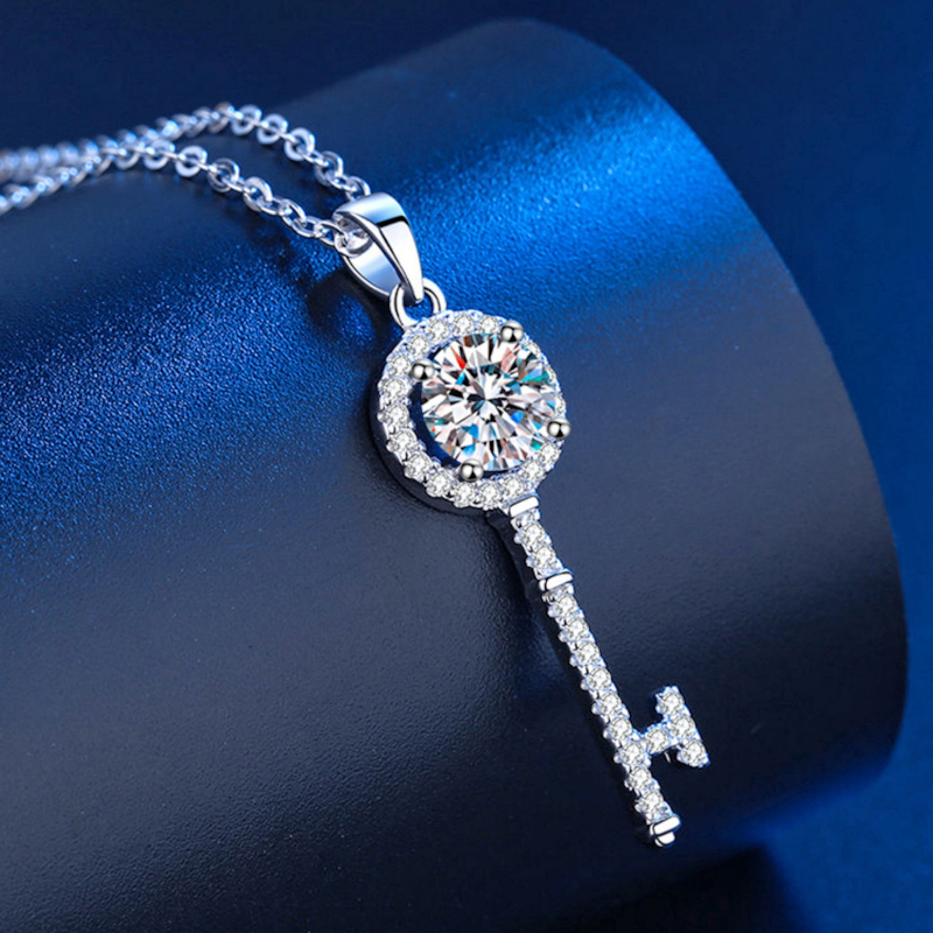 

2 Carat Moissanite Love Key Pendant Necklace Suitable For Girls