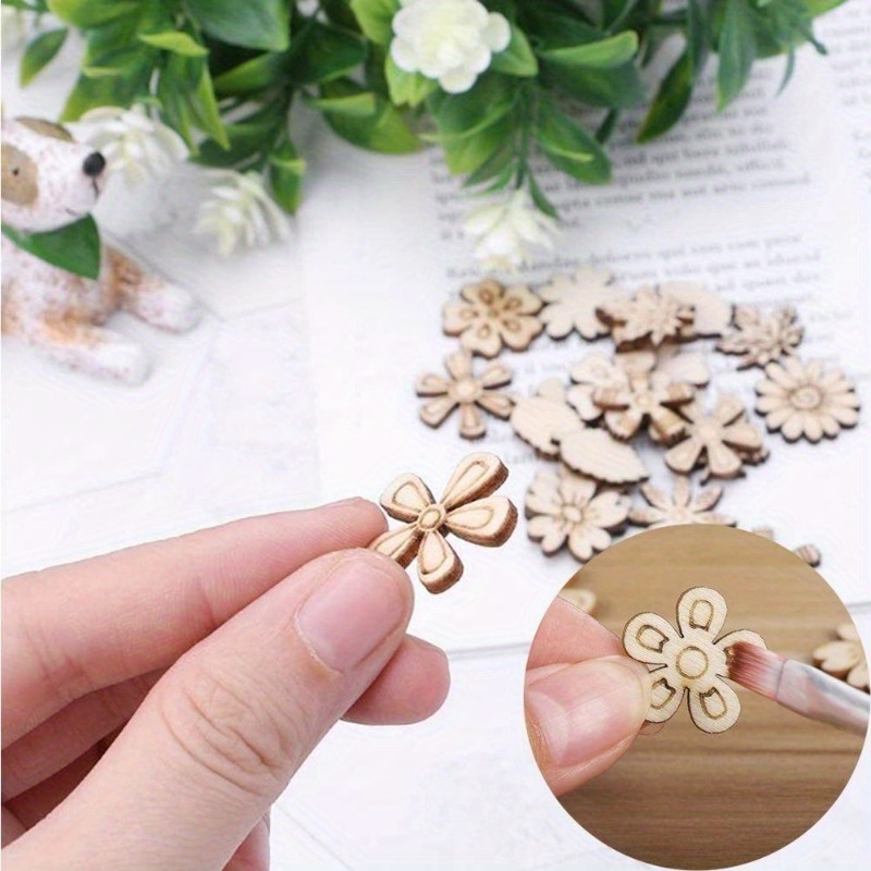 

50/100 Pièces de Bois Mélangées - Fleurs Créatives Feuilles Découpées Tranches pour Décoration Artistique en Bois DIY, Fête à la Maison, Doodle, Scrapbooking - Matériau en Bois Non Peint