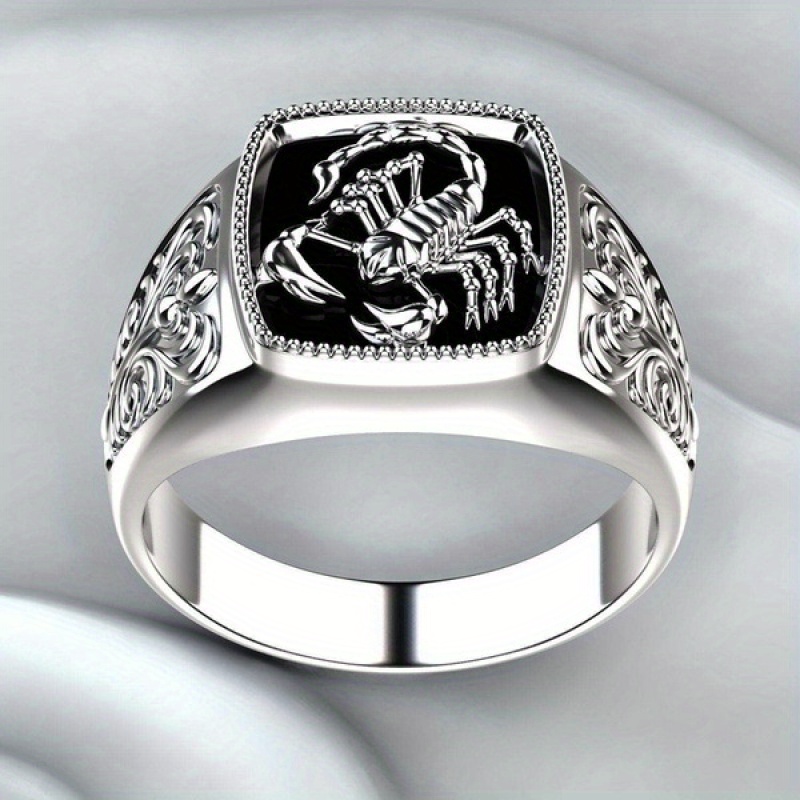 

Men's Embossed Ring Anniversary Ring