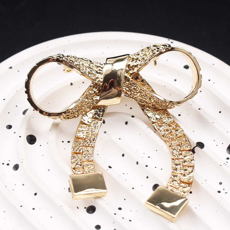 vintage   plated bow movable brooch details 2