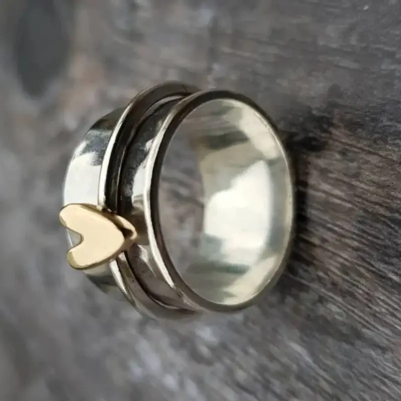 european and american simple and fashionable two tone peach heart rotatable womens wide ring perfect gift for parties birthdays christmas valentines day and anniversaries Product details 2