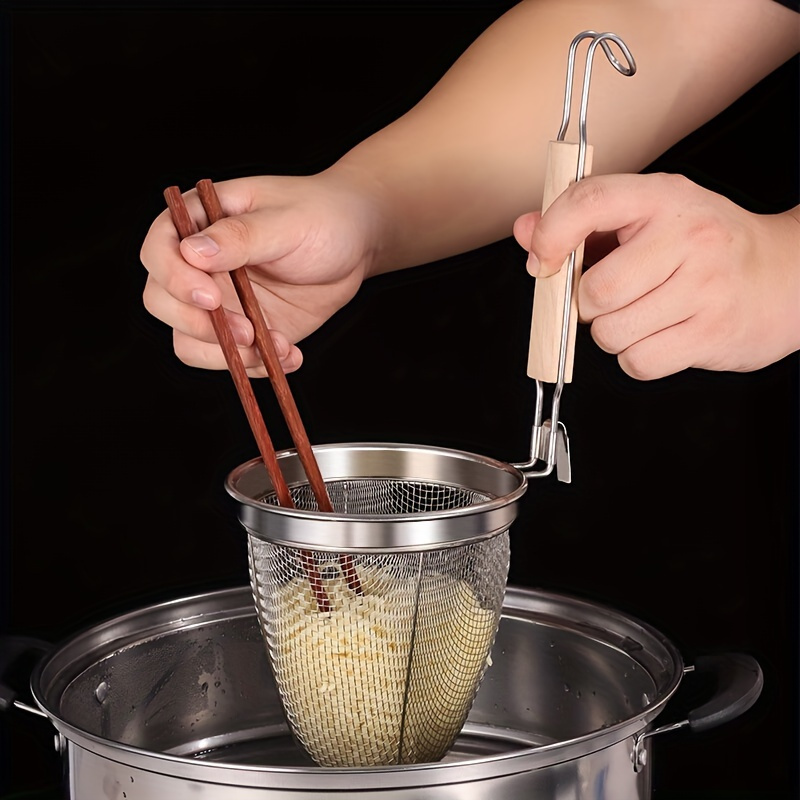 

Stainless Steel Fine Mesh Straineret, Metal Skimmers With Wooden Handles, Deep Colanders For Noodles, Vegetables, Seafood, With Commercial Grade Kitchen Straining Tools