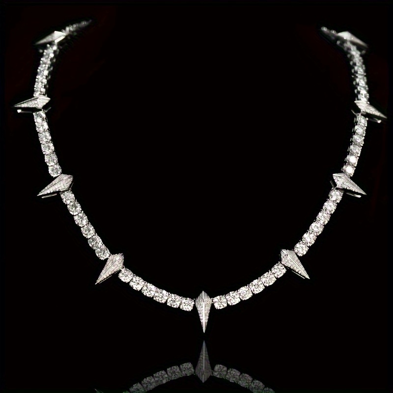 

Men's Necklace, King Of Pointed Necklace, Paired With A Wolf Tooth Pendant, White Golden Plated With 0.5 Carats Fashion Avant-garde Moissanite Tennis Chain