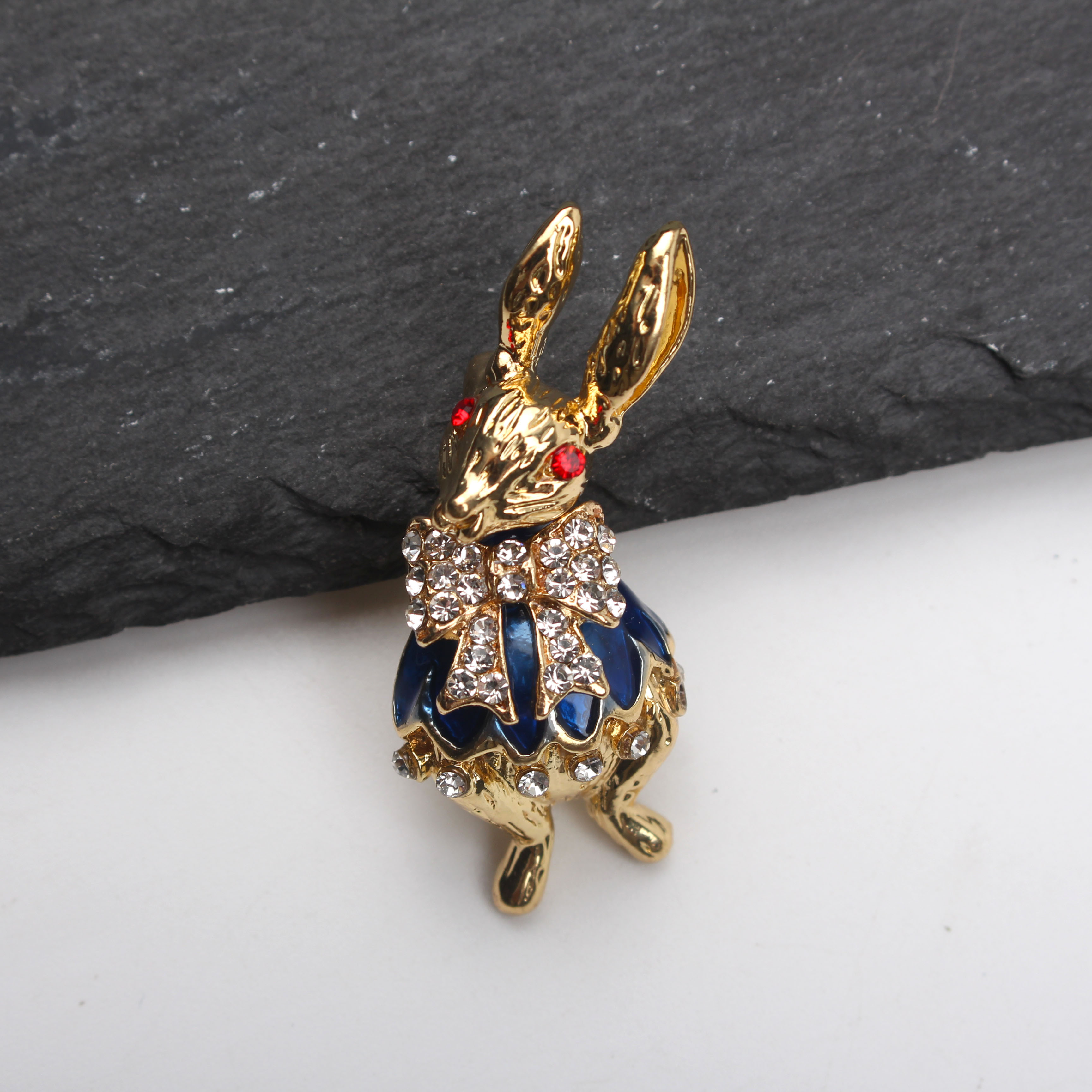 Lovely Glazed Rhinestone Rabbit Brooch New Retro Zodiac Shawl Anti-exposure Pin Luxury Additions Holiday Gift