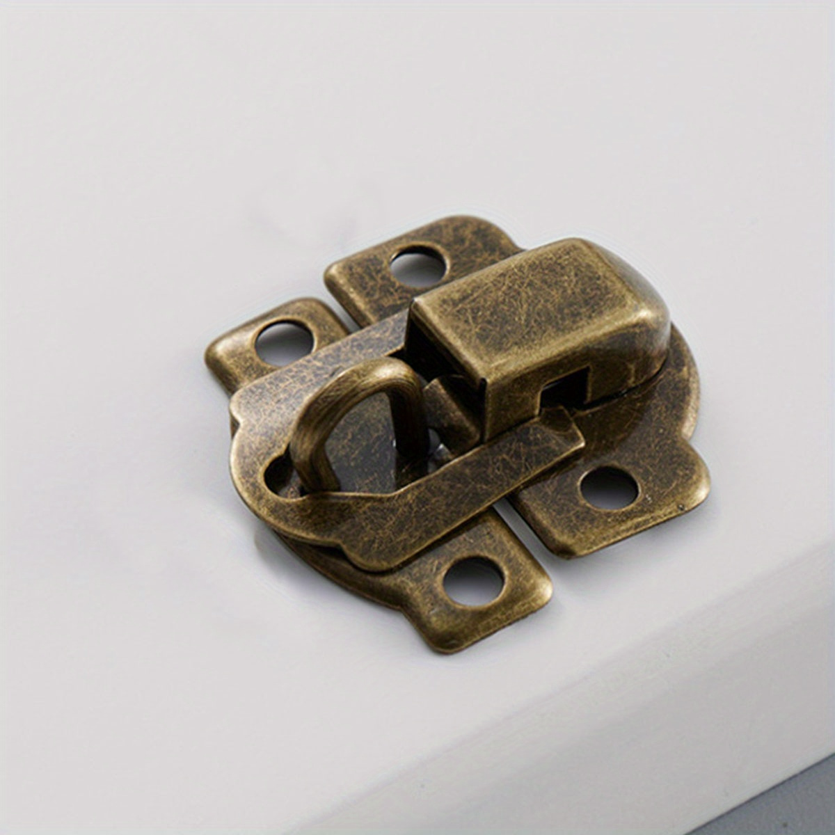 Image of Set Of 4 Antique-style Iron Clasps For Securing Storage Boxes, Drawers, And Cabinets