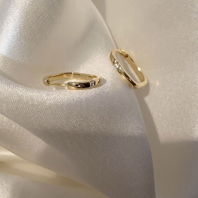 E-shop Ein Paar modische minimalistische Rhinestone-Geometrie-Ohrstecker für Damen, mit luxuriösem Design quadratischen Formen, ideal für den täglichen