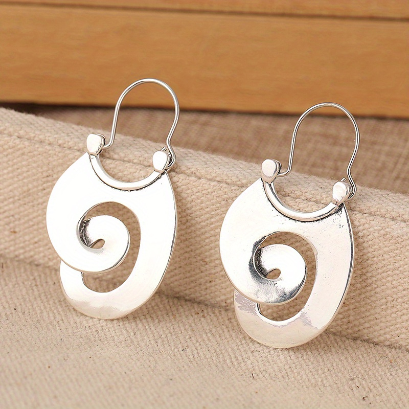 E-shop Einfache Spiral-Ohrhänger - Schmuck im minimalistischen Stil für Damen - Zarte Geschenkidee