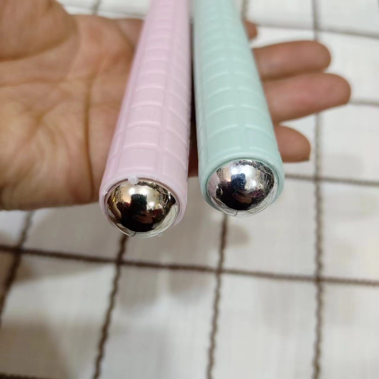 extendable back scratcher stainless steel portable telescopic rubber handle back scratchers for thanksgiving birthday christmas gifts portable   massager up to 27 17 long Product details 3