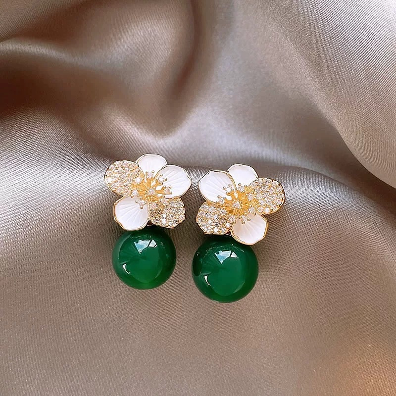 

A Pair Of Best Seller In Europe And America Elegant All-match Green Flower Earless Earrings Women's Light Luxury High-grade Dignified Generous Style Ear Clip Ear Rings