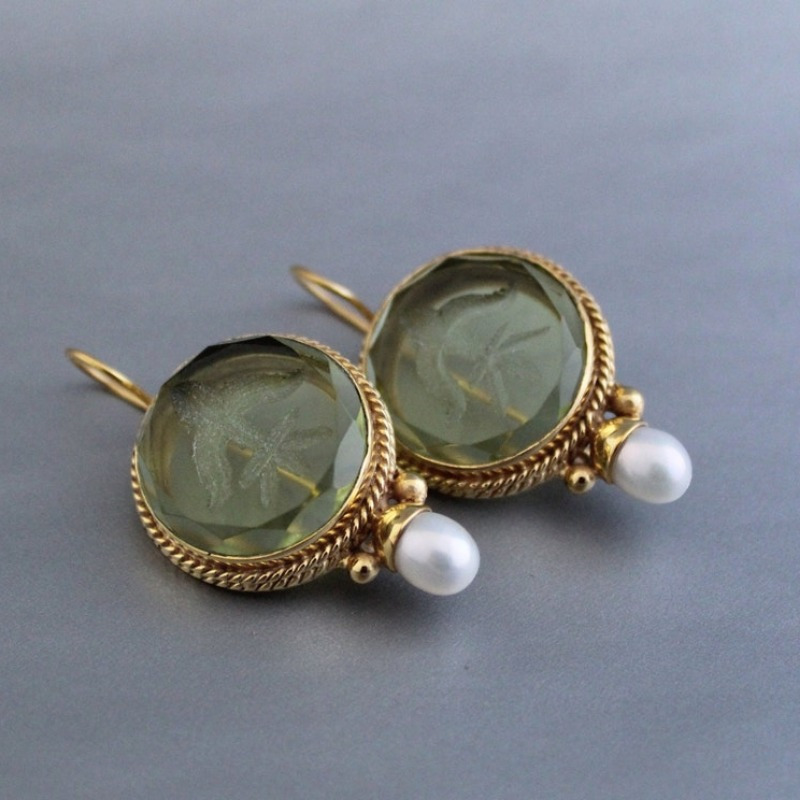 

Bohemia-chic Green Pendant Earrings-the Perfect Jewelry For Vintage Handmade Resin Accents, Casual Wear And Gifts