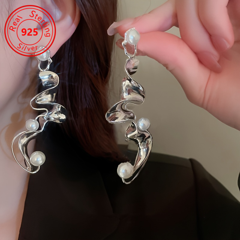 

1 Pair Of Spiral 925 - Elaborately Designed Silver Spiral Pattern, Luxurious Pearl Setting, Exquisite Craftsmanship Is The Perfect Gift For Women