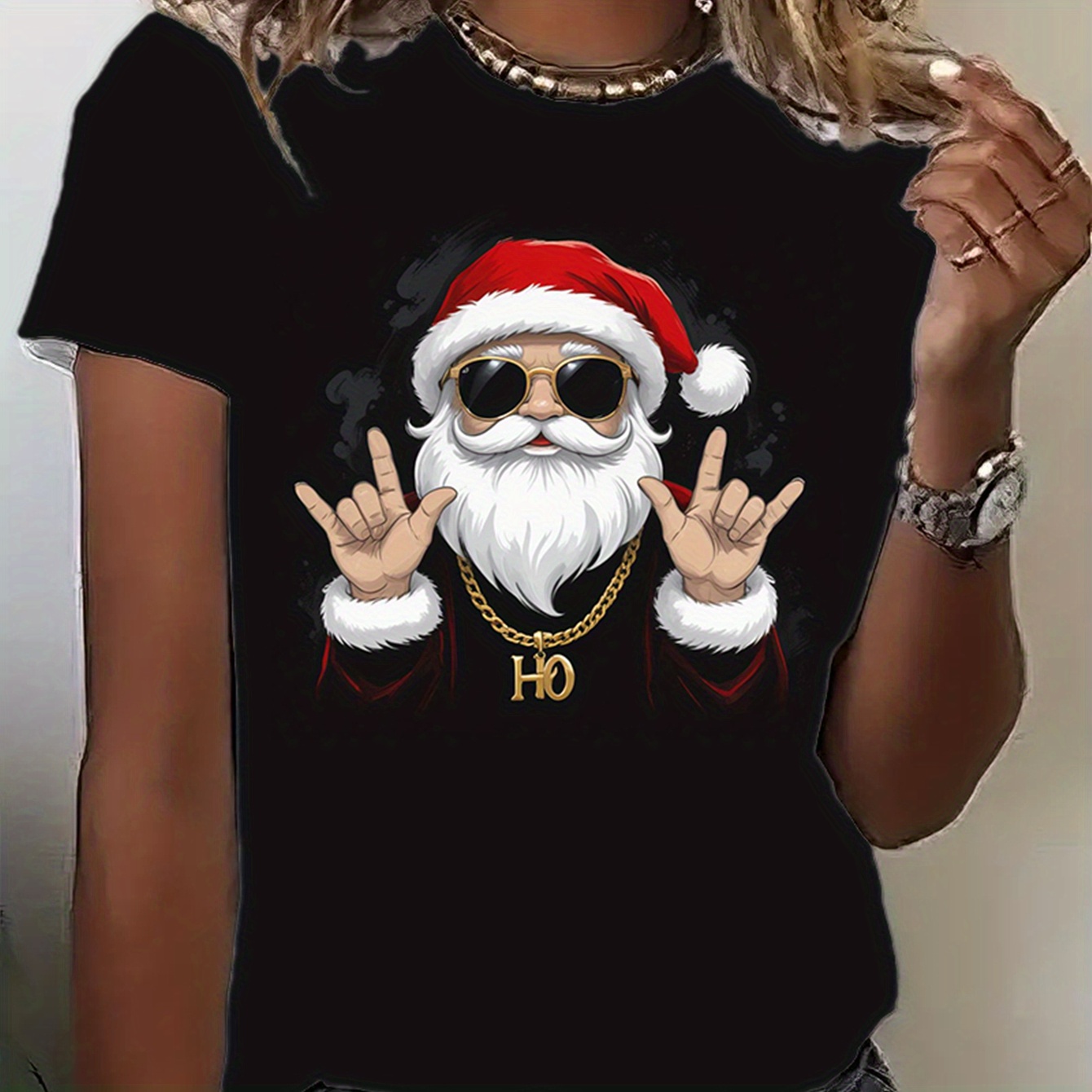 

T-shirt de Noël Cool Santa pour femmes - Haut décontracté à col rond et manches courtes, 100 % polyester tricoté, saison estivale, longueur standard avec motif festif