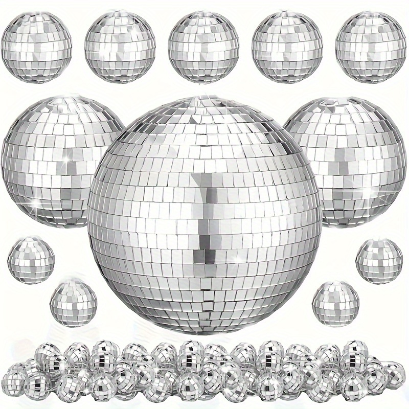 

Ensemble de 30 Boules Disco Argentées - Boules en Verre Réfléchissantes Polyvalentes pour des Années 70, Diplômes & Anniversaires - pour Toute Décoration de