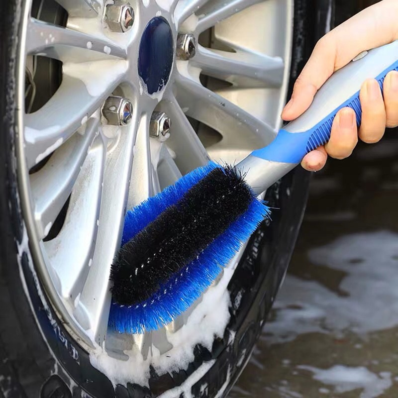 

Brosse de roue de voiture en PVC, brosse de nettoyage durable pour jantes, outil de nettoyage à poils doux pour le moyeu de roue et l'entretien extérieur du véhicule.