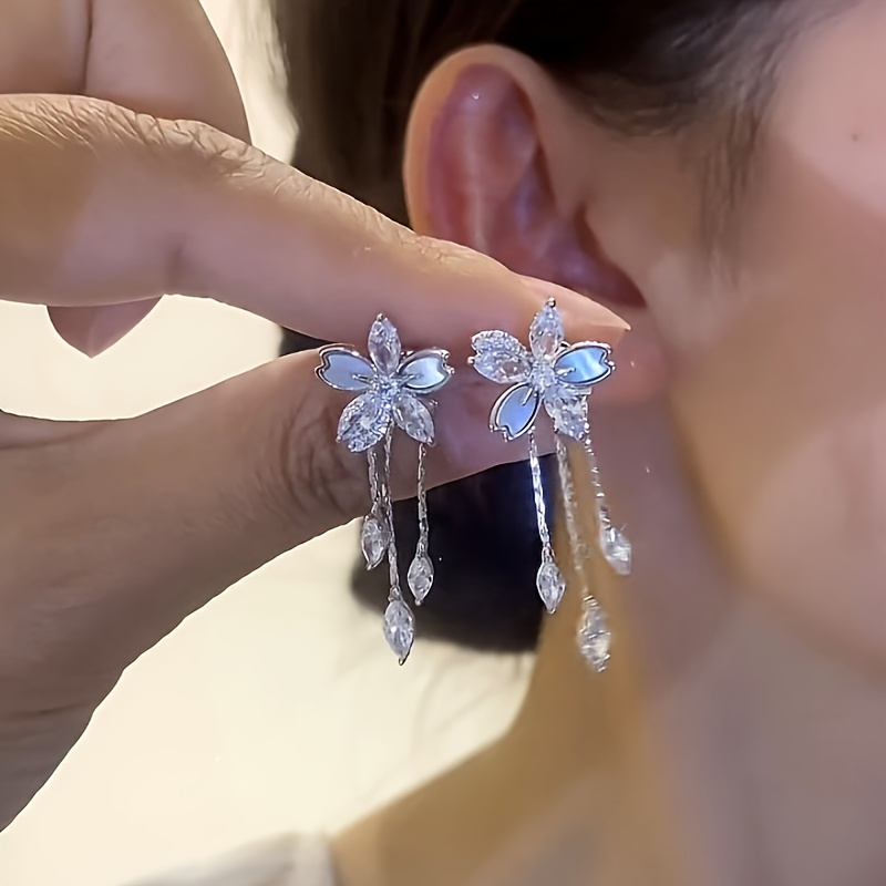 

Elegant And Shining Delicate Cherry Tassel Flower Holder Earrings Stud Daily Versatile Niche Girl Jewelry Earrings For Girls Small Gift Video Model