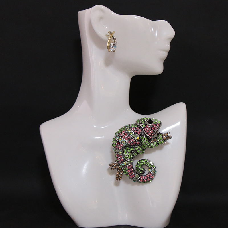 elegant luxury   chameleon brooch pin fashionable green pink encrusted crystal animal brooch unique irregular shape versatile insect chest jewelry details 0