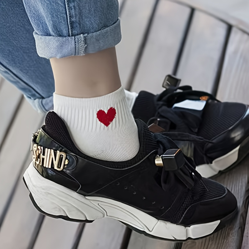 5 Pairs of White Heart-Patterned Socks, Comfortable Athletic Socks