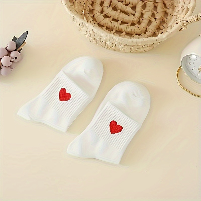 5 Pairs of White Heart-Patterned Socks, Comfortable Athletic Socks