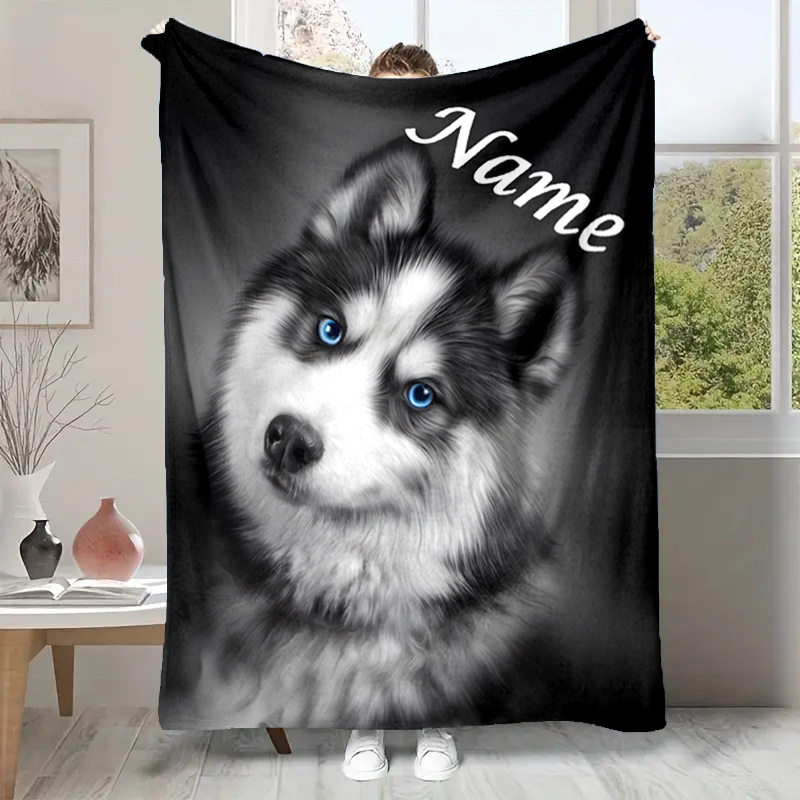 

Personalized Husky Dog Fleece Blanket With Custom Name - Cozy Polyester Throw For Bed, Sofa, Office Chair - Large Area Coverage Over 2.16m² - Warm Gift For Christmas, Halloween - 59x79 Inches