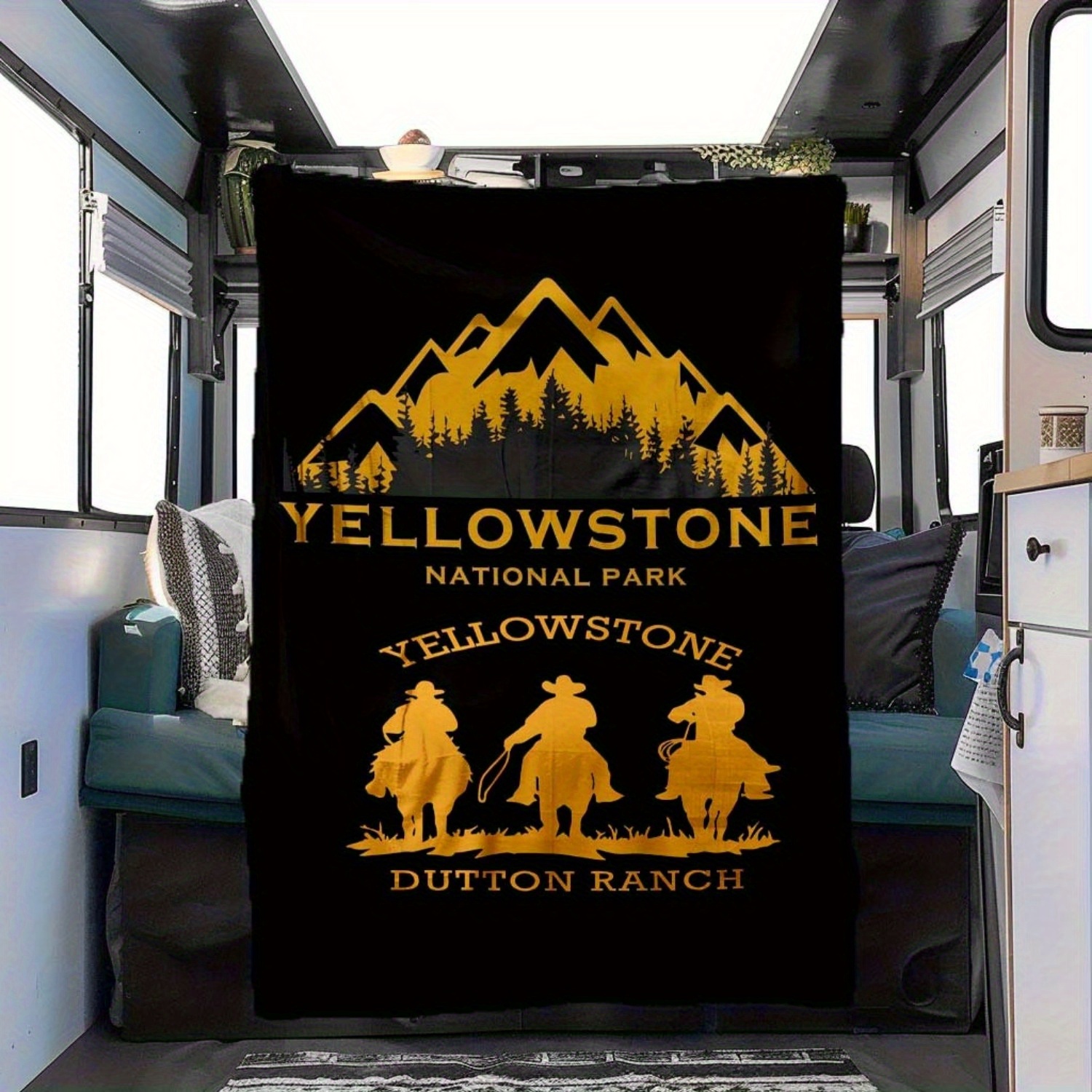 

Cowboy-themed Soft & Cozy Blanket - Perfect For Car Camping, All-season Portable Gift For Family Or Friends