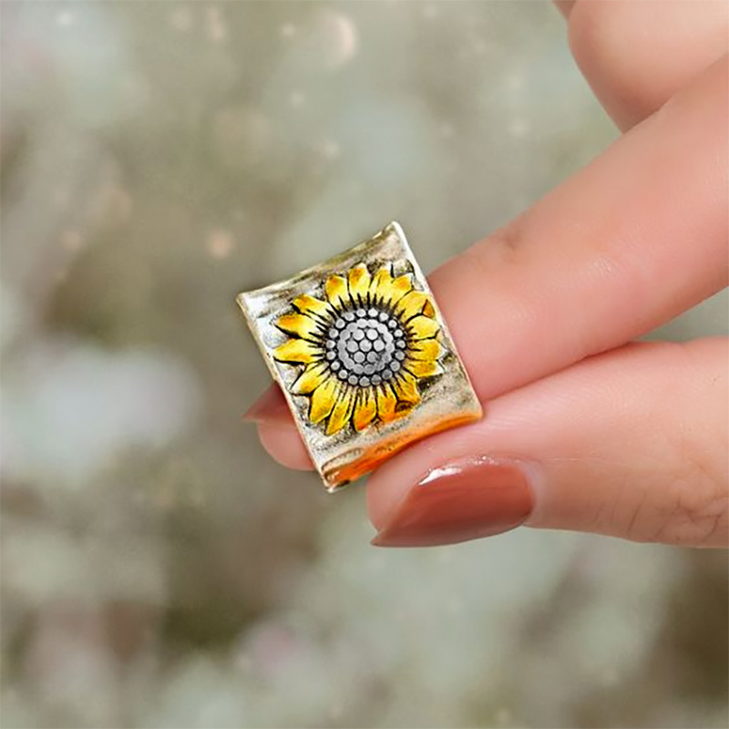 TEMU 1pc European And Simple And Elegant Personality Style Wide Version Women's Ring, Sunflower Design Pattern Ring, Very Suitable For Attending