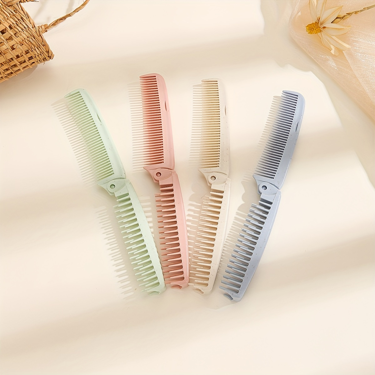 

Portable Folding Comb, Fine Tooth Dual-head Pocket Hairbrush, Suitable For , Hair Styling Tool For Normal Hair Type, Lightweight (≤100ml)