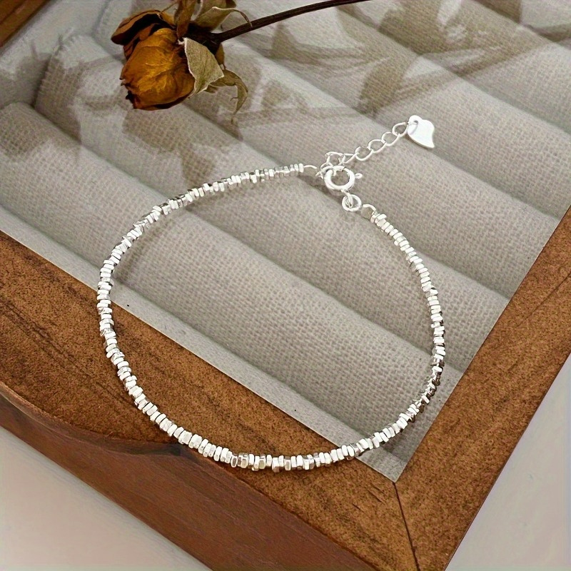 

A Delicate 925 Sterling Silver Anti-allergy Bracelet, Set With Broken Gems, Elegant Luxury Style, Suitable For Valentine's Day Gifts For Women.