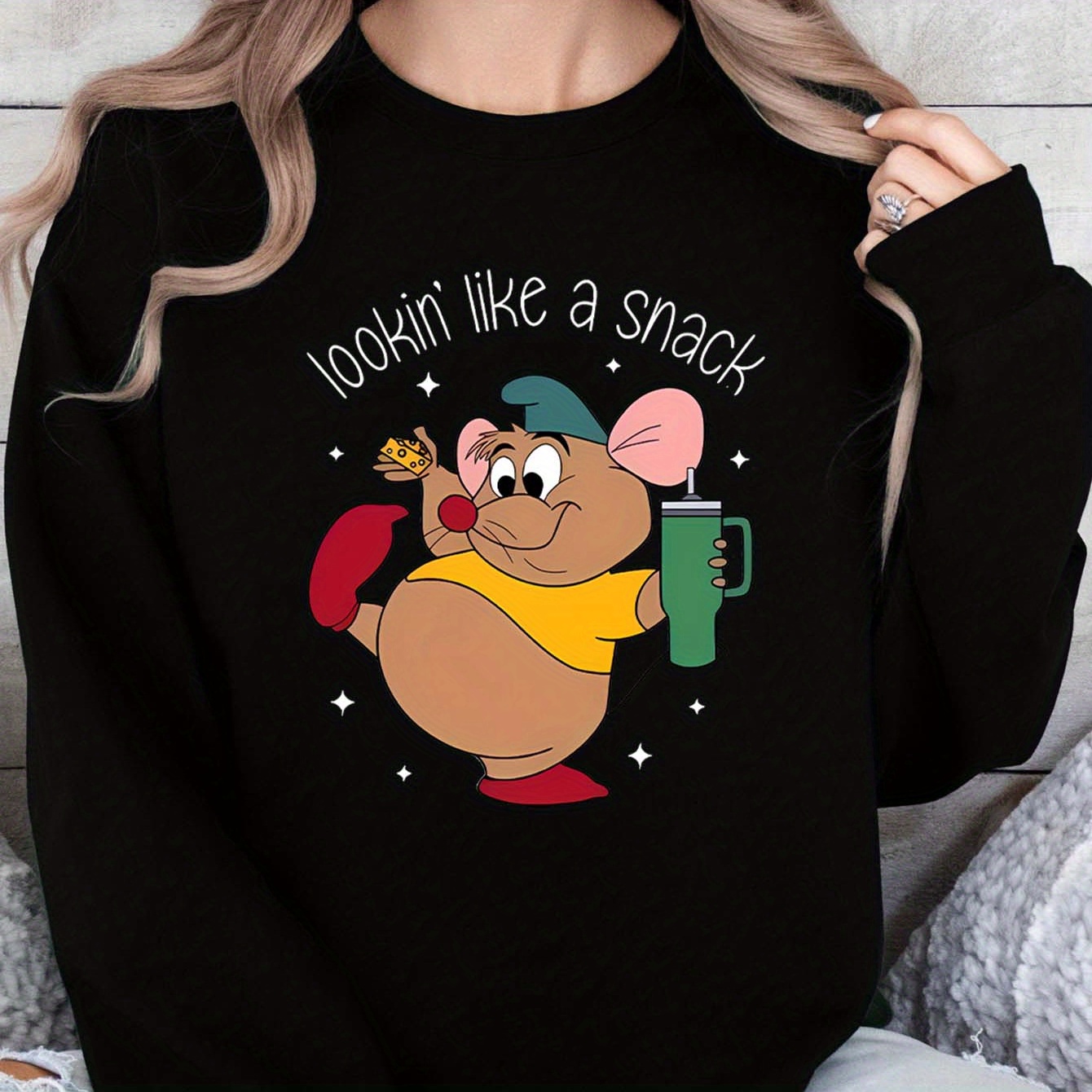 

Elegant Cartoon Mouse Graphic Fleece-lined Sweatshirt For Women - Cozy Long Sleeve Pullover, Machine Washable